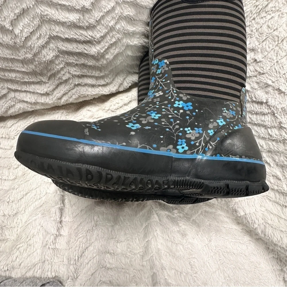 Bogs Classic High Flower Stripe Waterproof Winter Rain Boot Black Blue Youth 5